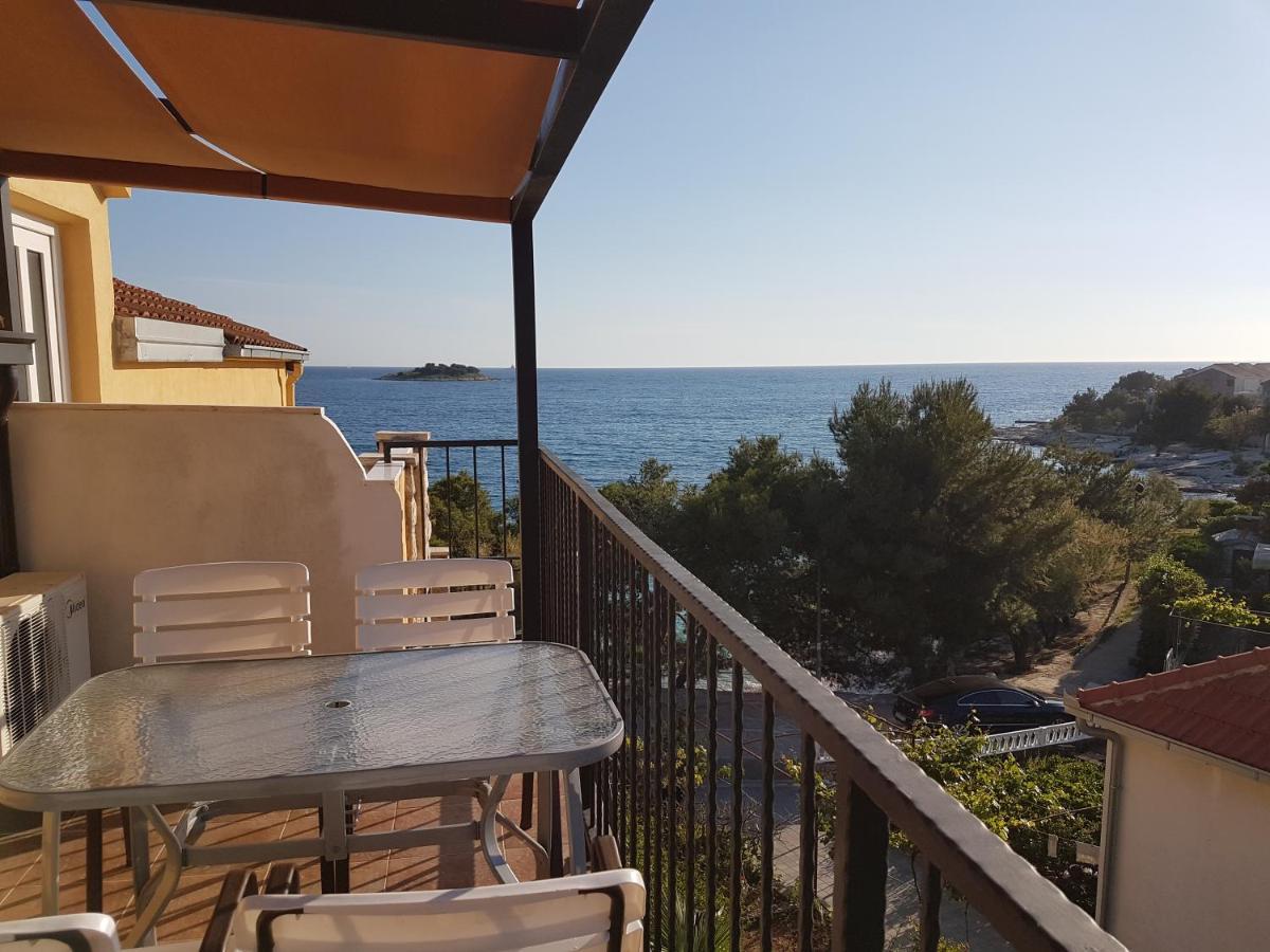 Apartments Rogoznicka Oaza Rogoznica  Bagian luar foto
