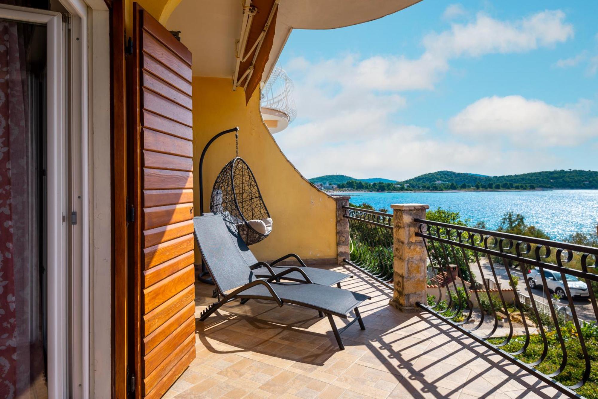 Apartments Rogoznicka Oaza Rogoznica  Bagian luar foto