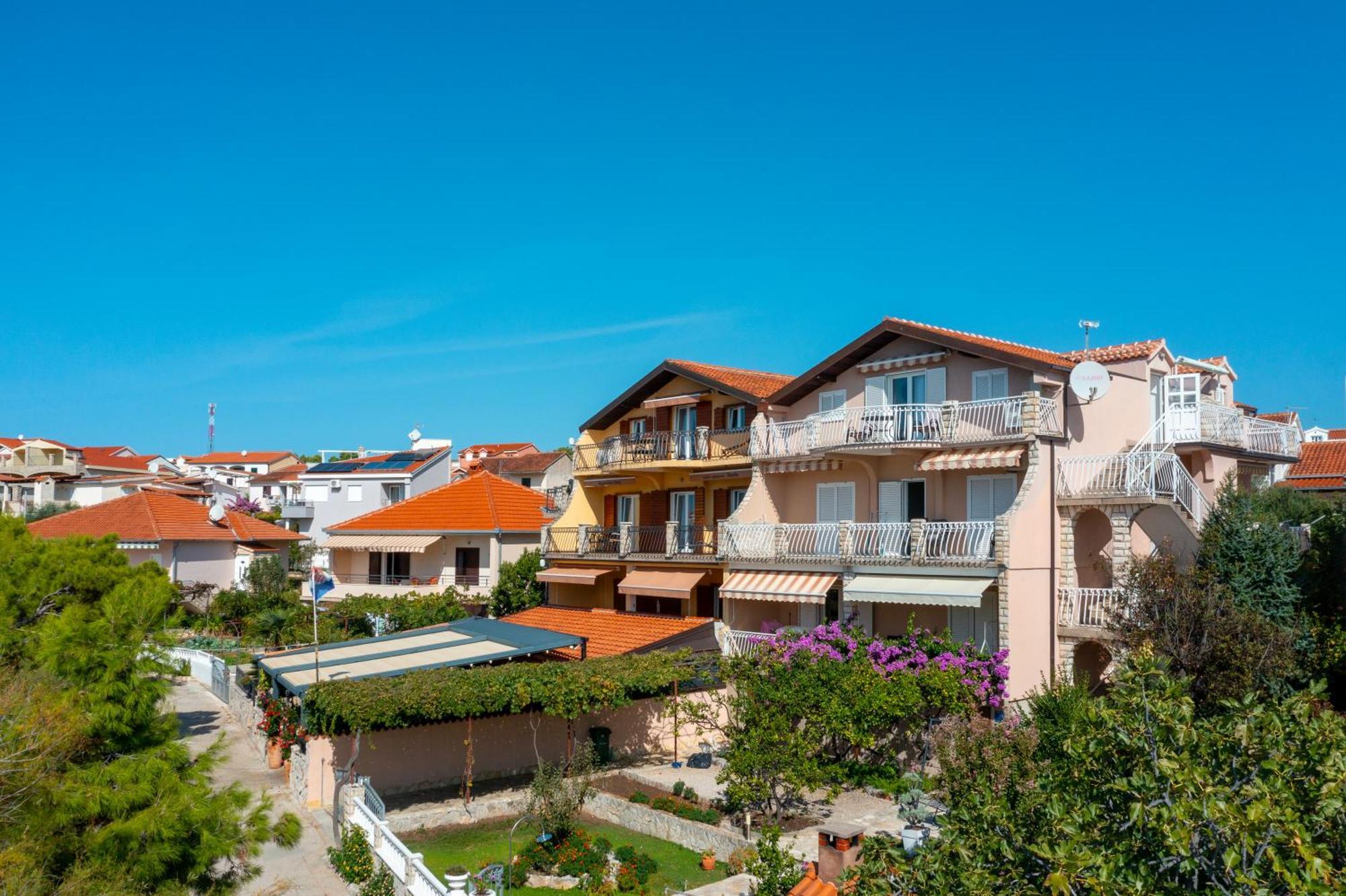 Apartments Rogoznicka Oaza Rogoznica  Bagian luar foto